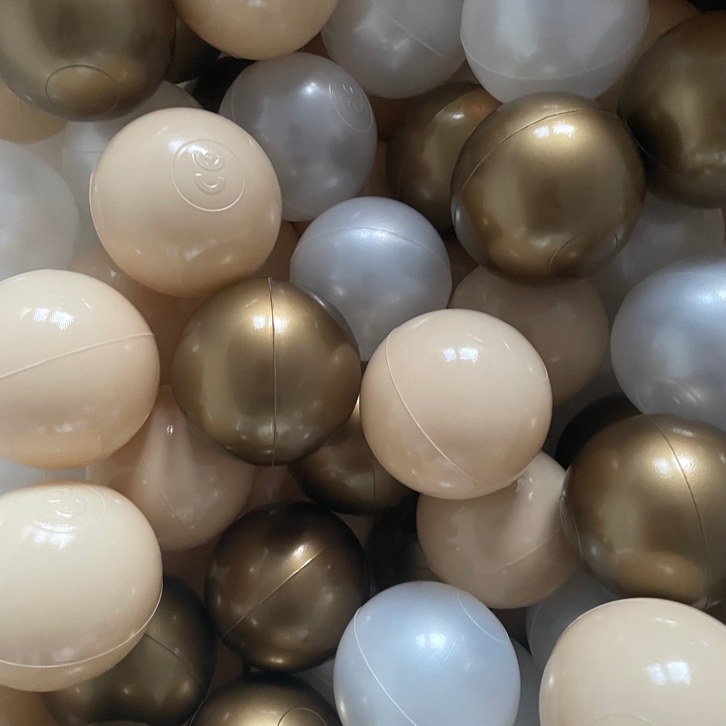 Stylowa kompozycja kulek do basenu 7 cm – Tiramisu BubbleHuggle